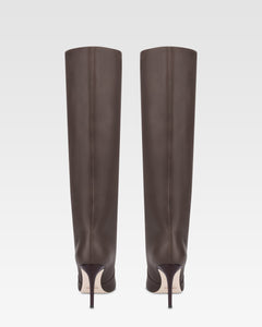 Boots in ebony calf leather