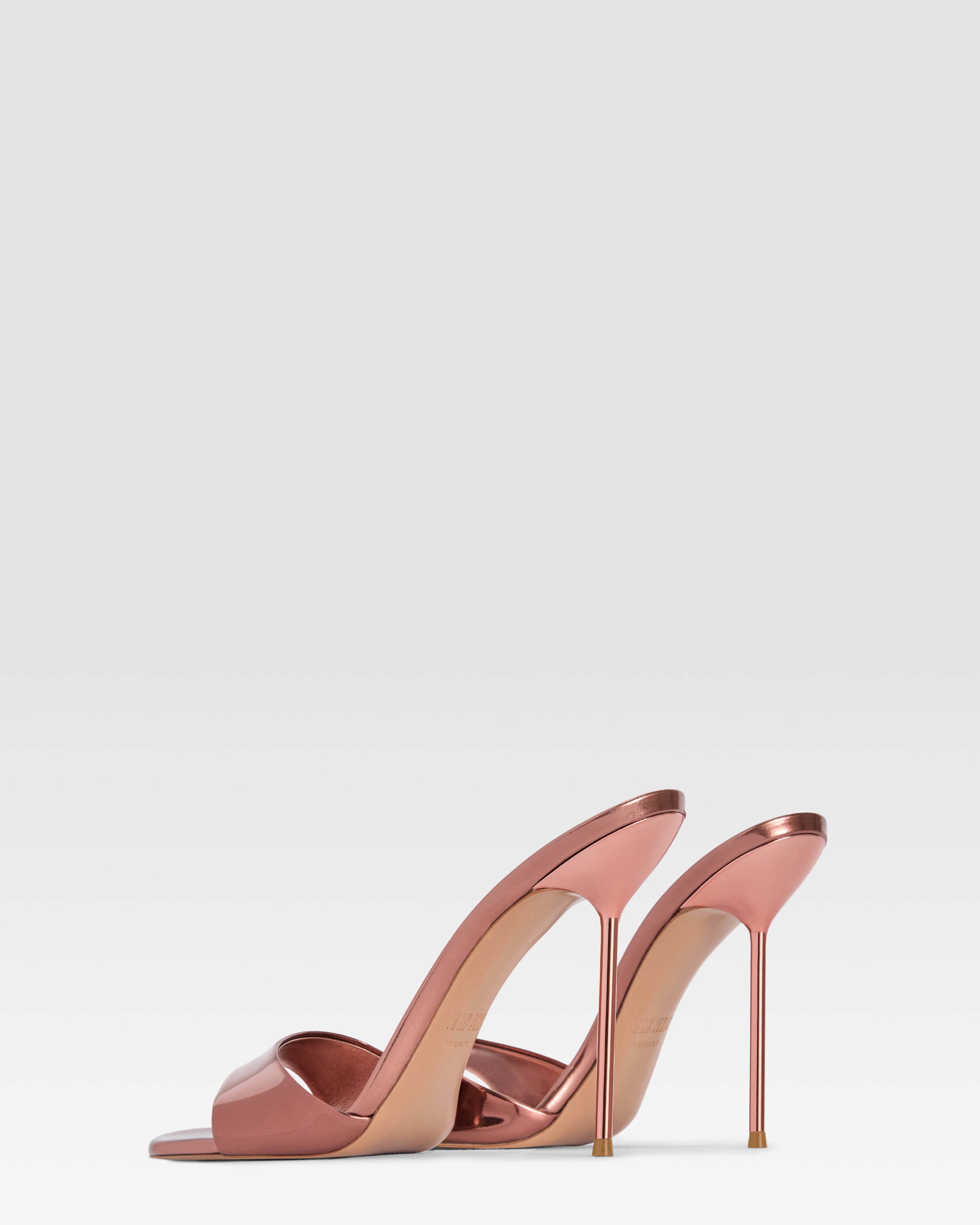 Mules en cuir effet miroir couleur rose du Texas