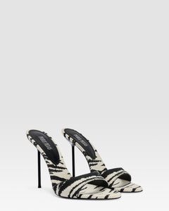 MULE DE LINO CON ESTAMPADO DE CEBRA