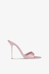 Mules in ballerina pink satin.