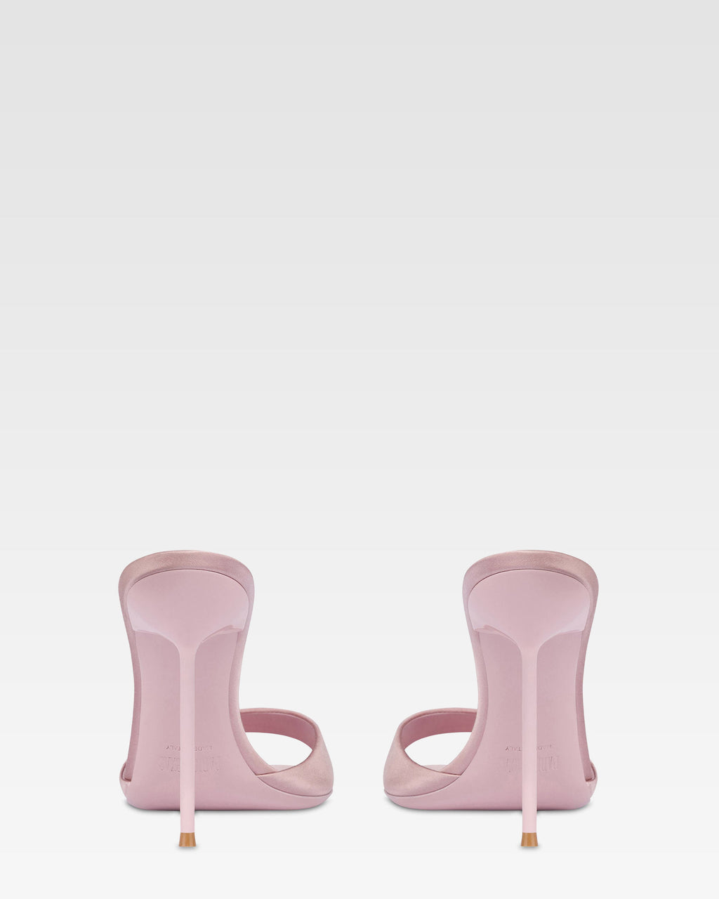 Mules in ballerina pink satin.