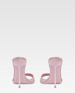 Mules in ballerina pink satin.