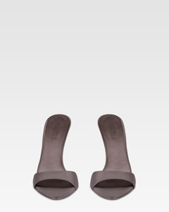 Mules in raso grigio