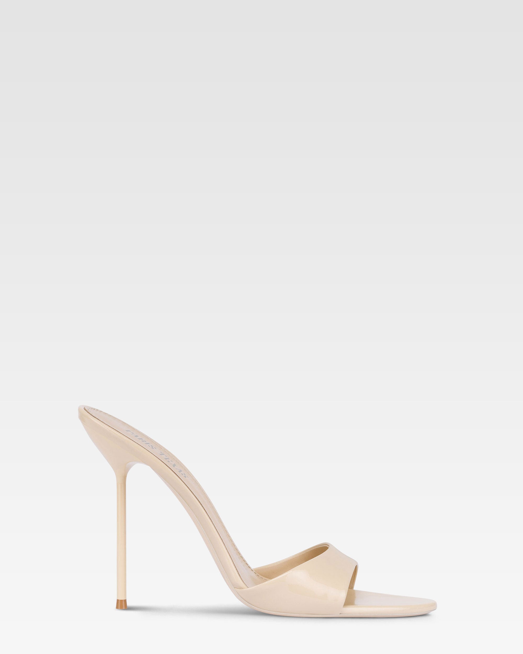 Mules en cuir verni couleur amande