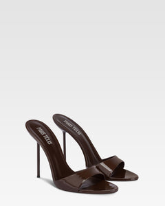 Mules en charol color chocolate