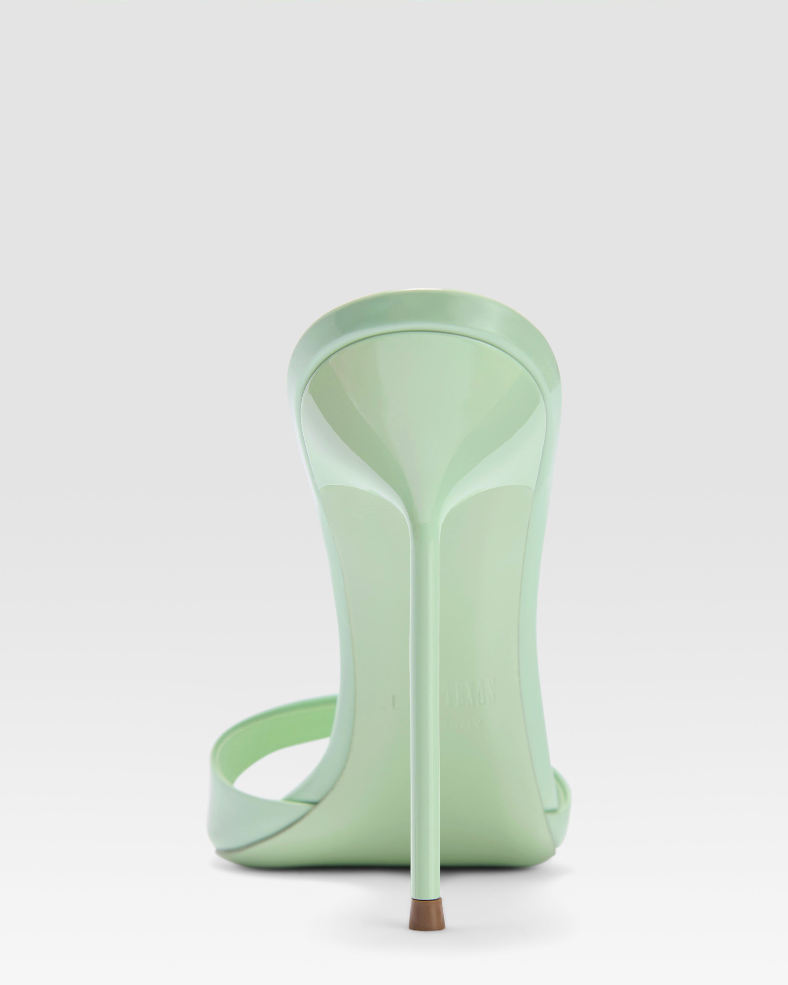 Mule en cuir verni