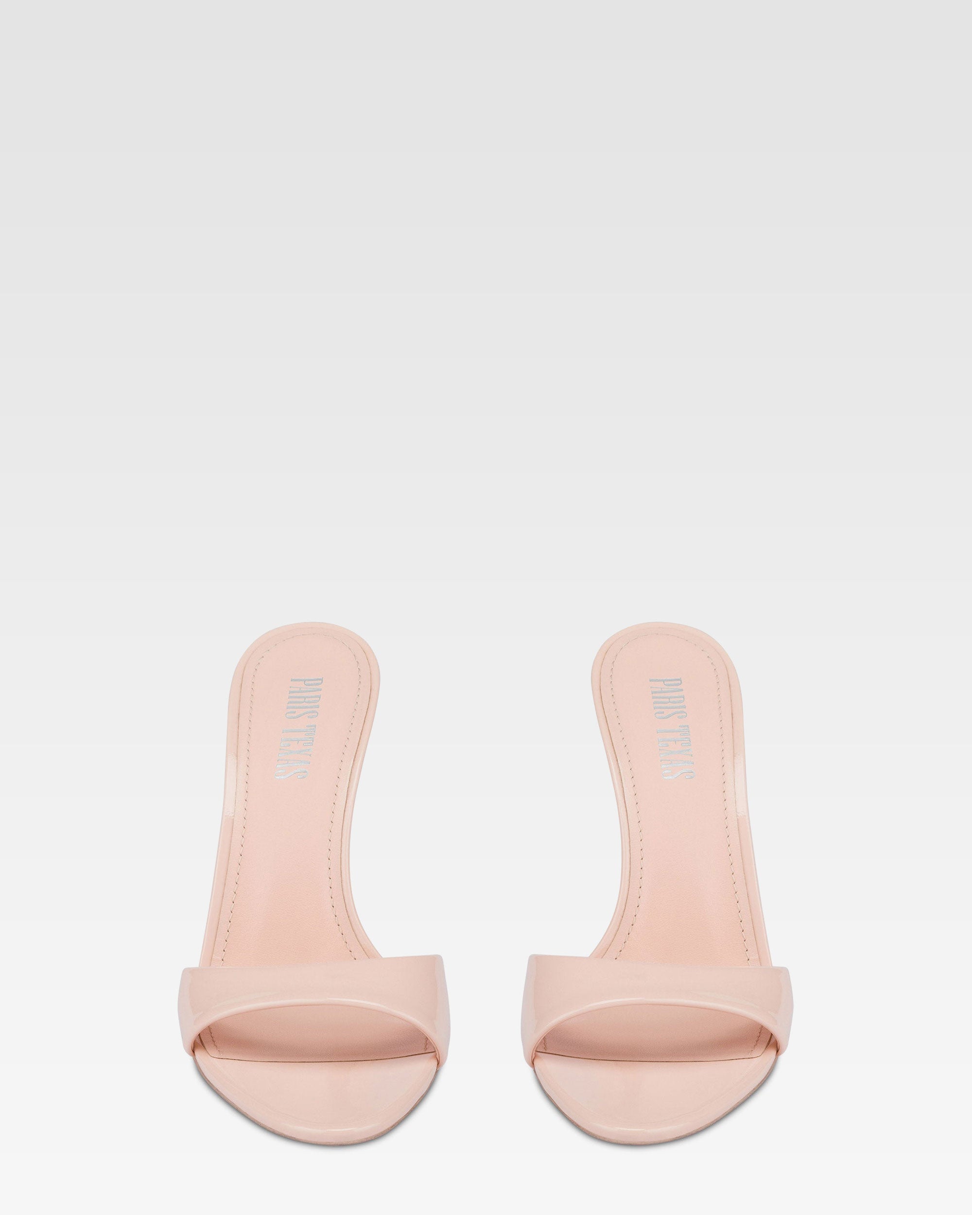 Pantoletten aus puderrosa Lackleder