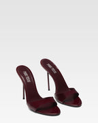 Mules in rouge noir patent