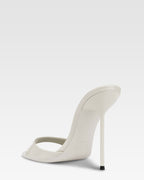 Mules in vernice grigia