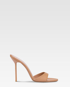 Almond-toe mules in patent caramel leather