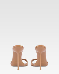 Almond-toe mules in patent caramel leather