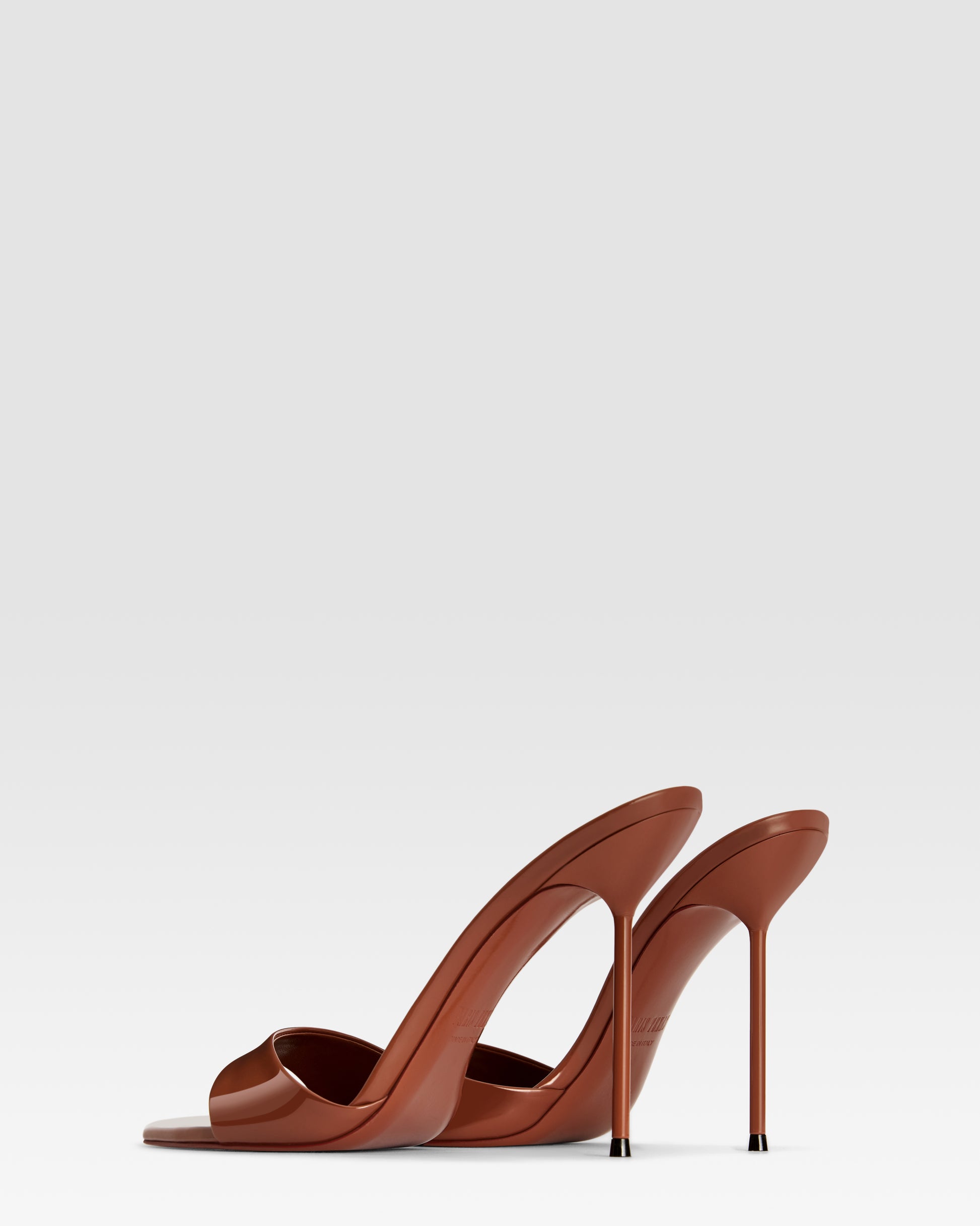 Mules in desert rose patent leather