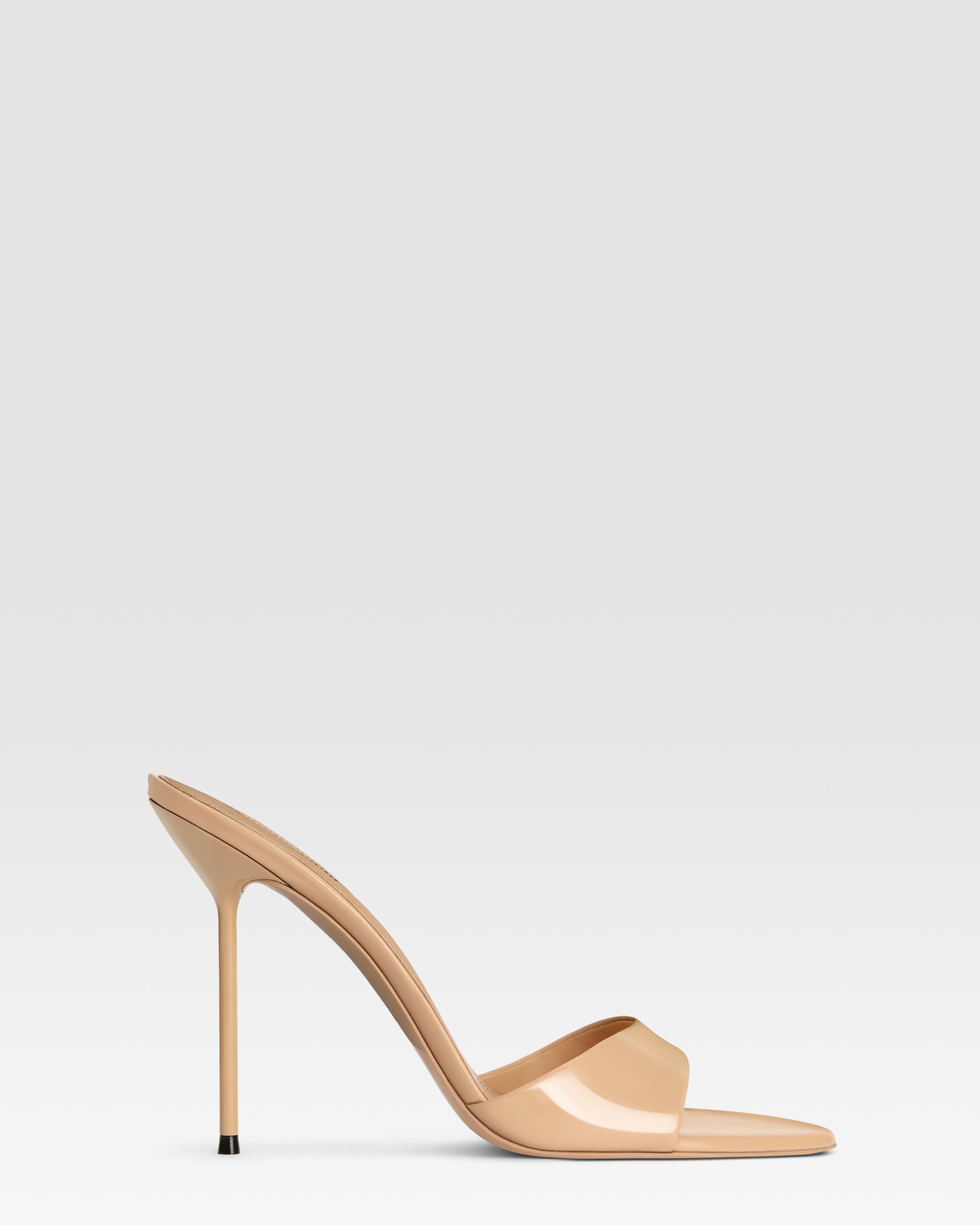 Mules en cuir verni couleur miel