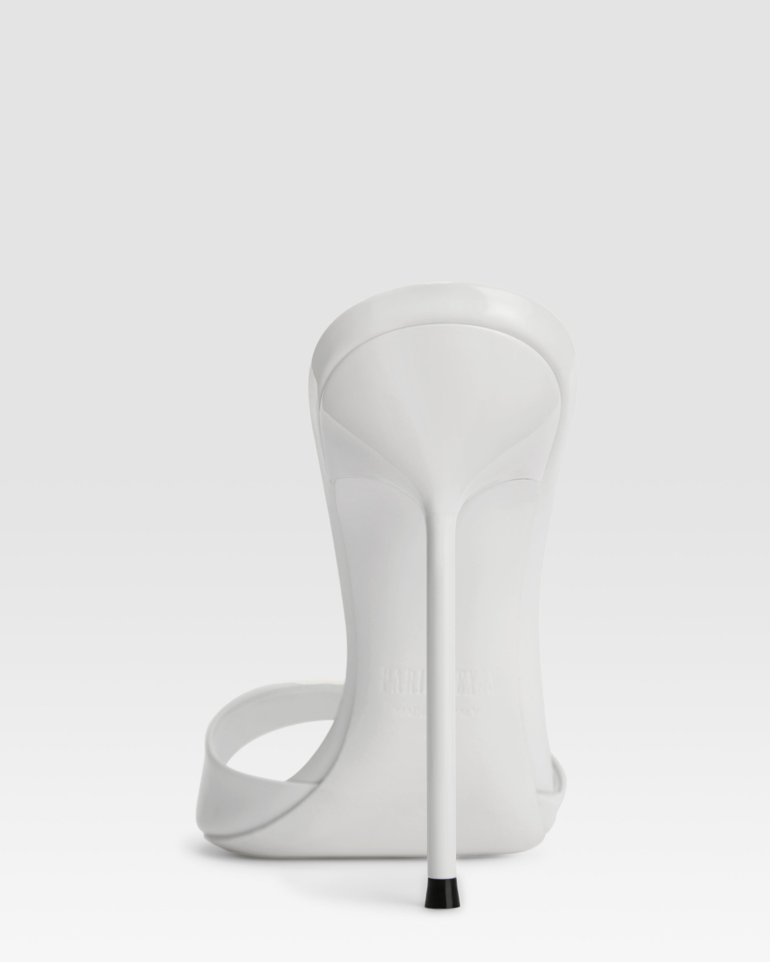 Mules de charol color blanco optico
