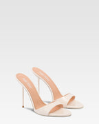 Mules en charol marfil