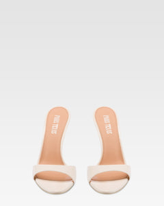 Mules en charol marfil