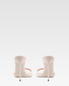 Mules en charol marfil