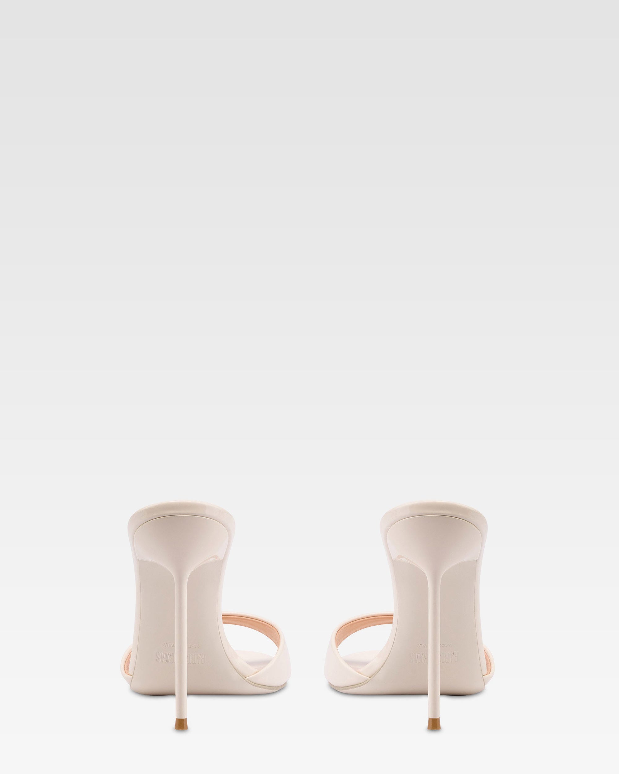 Mules en cuir verni couleur ivoire