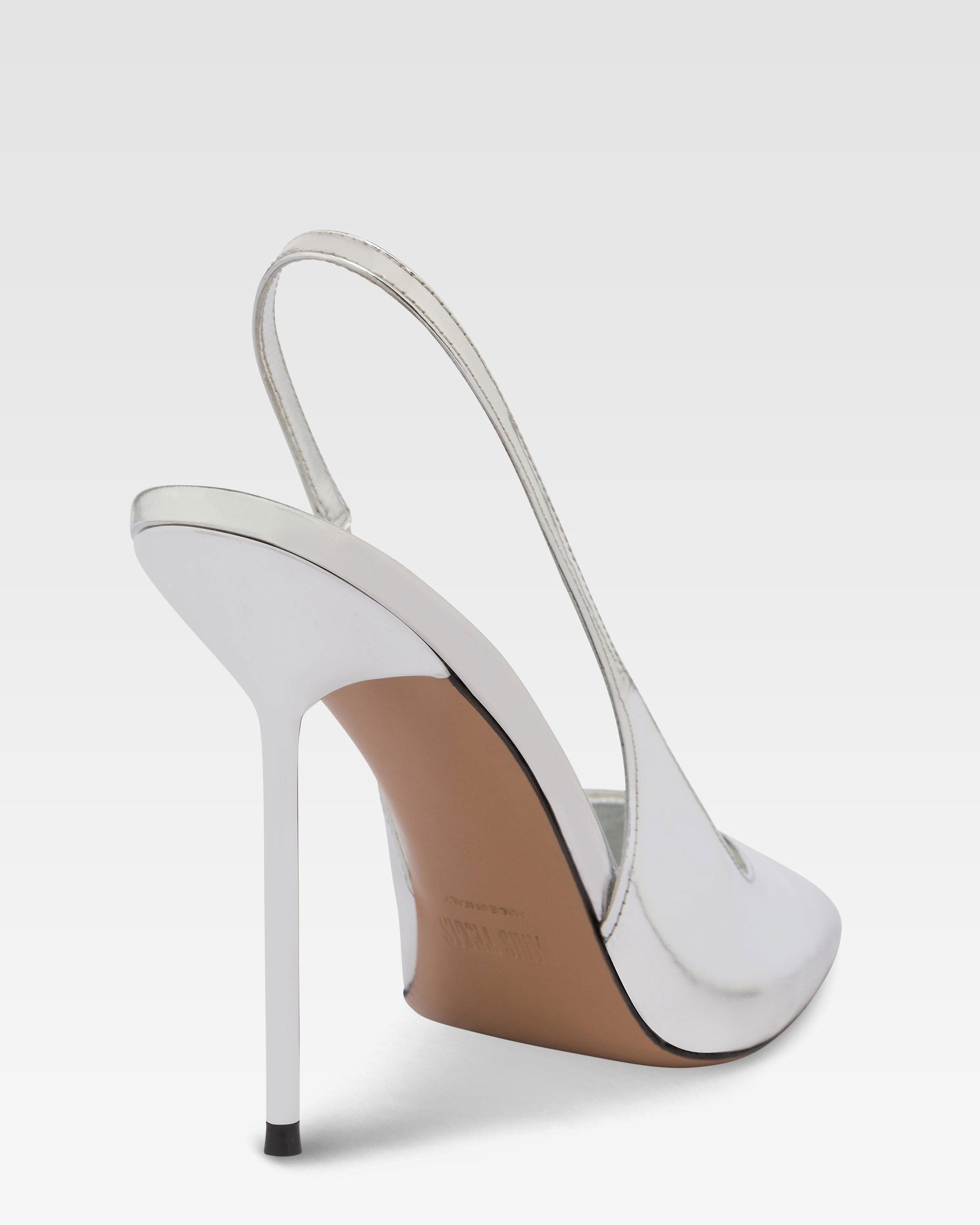 Zapatos con tira trasera en piel efecto espejo color plateado