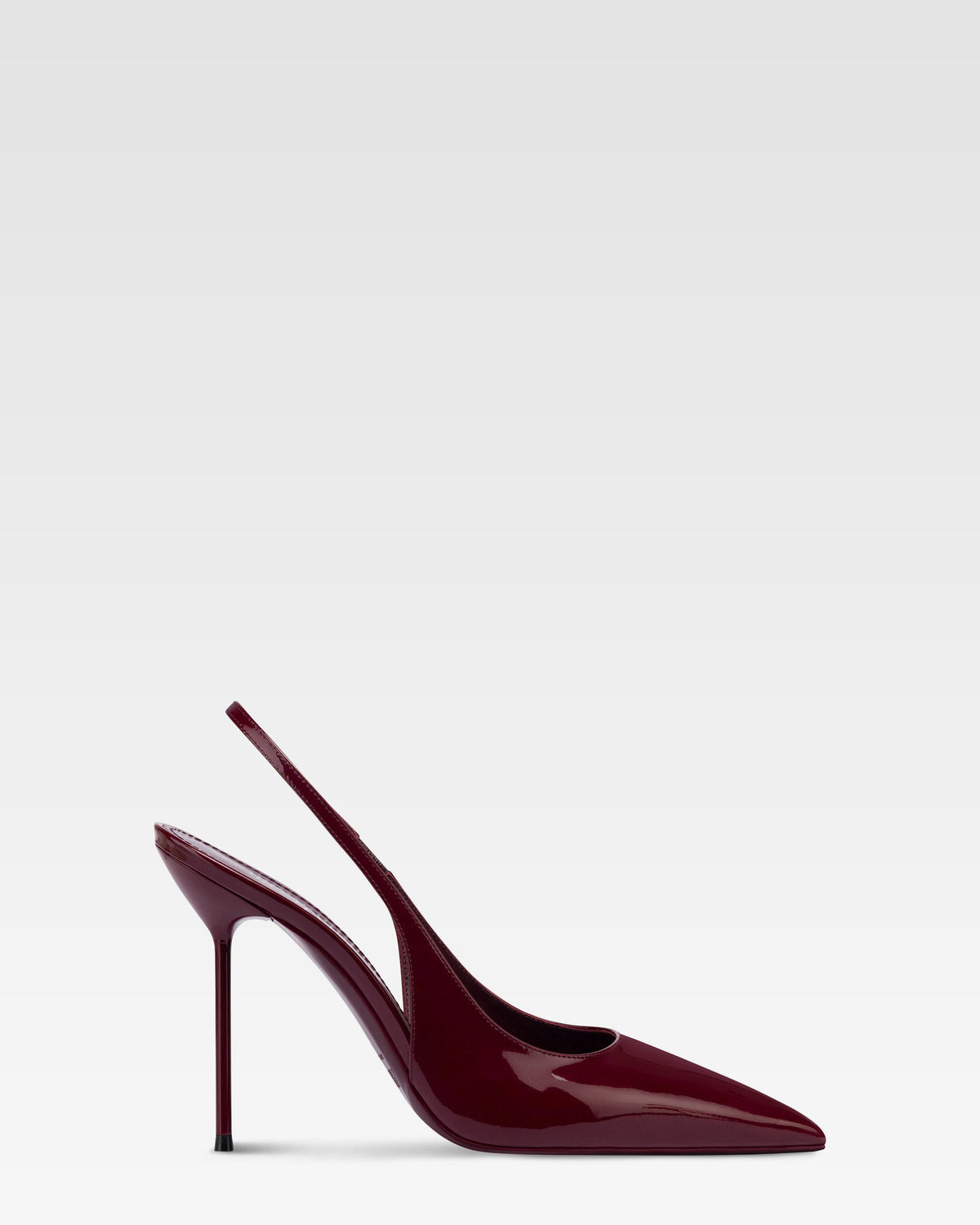 Slingback in vernice