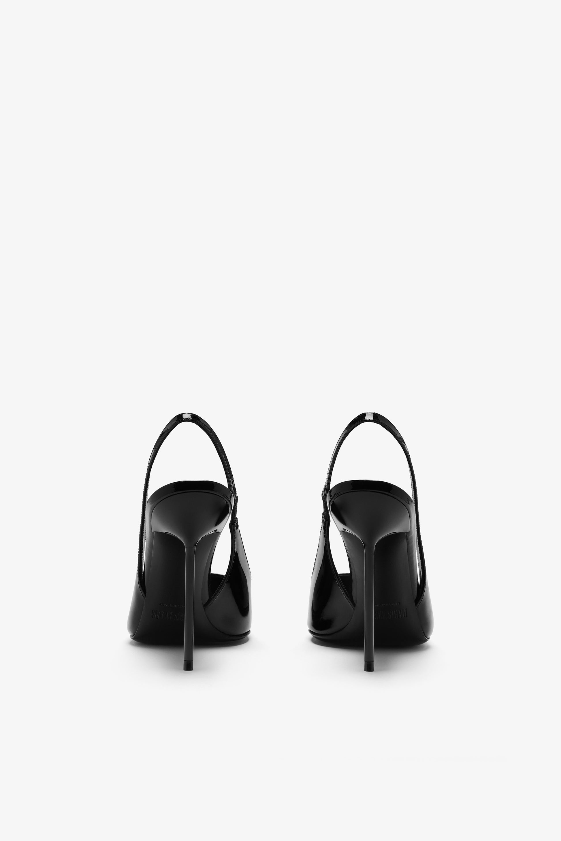 Zapatos destalonados de charol negro