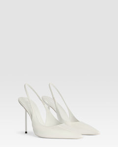 Zapatos destalonados de charol color blanco optico