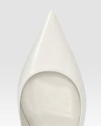 Zapatos destalonados de charol color blanco optico