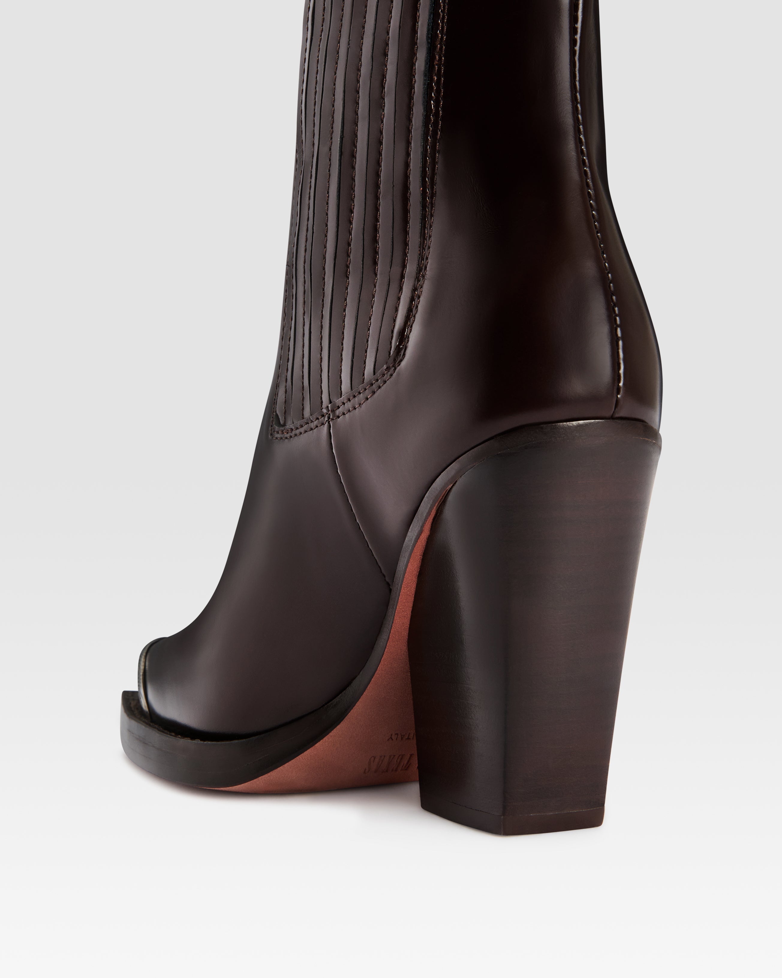 BOTIN WESTERN DE PIEL CEPILLADA CON PUNTERA METALICA