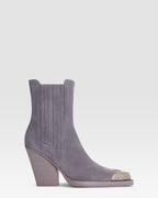 Slingbacks in denim-colored calf suede leather