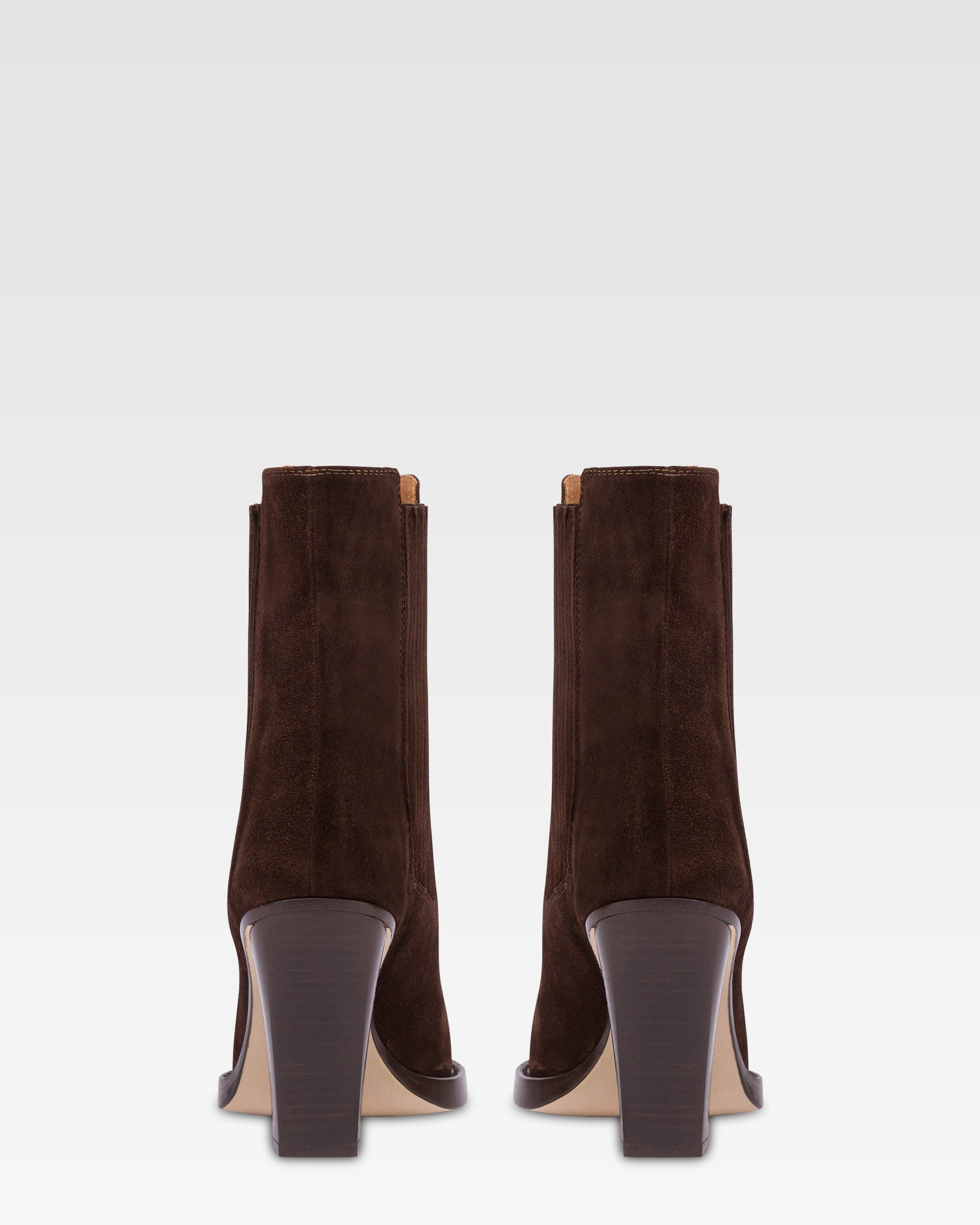 Suede texan ankle boot with metallic toe
