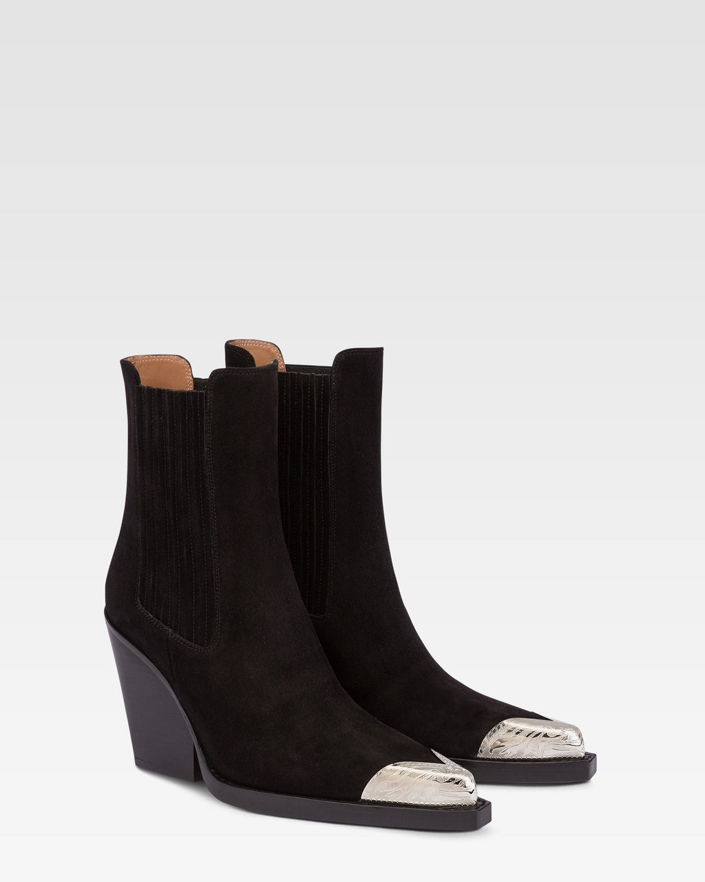 Bottines pointues en cuir daim lisse ecru