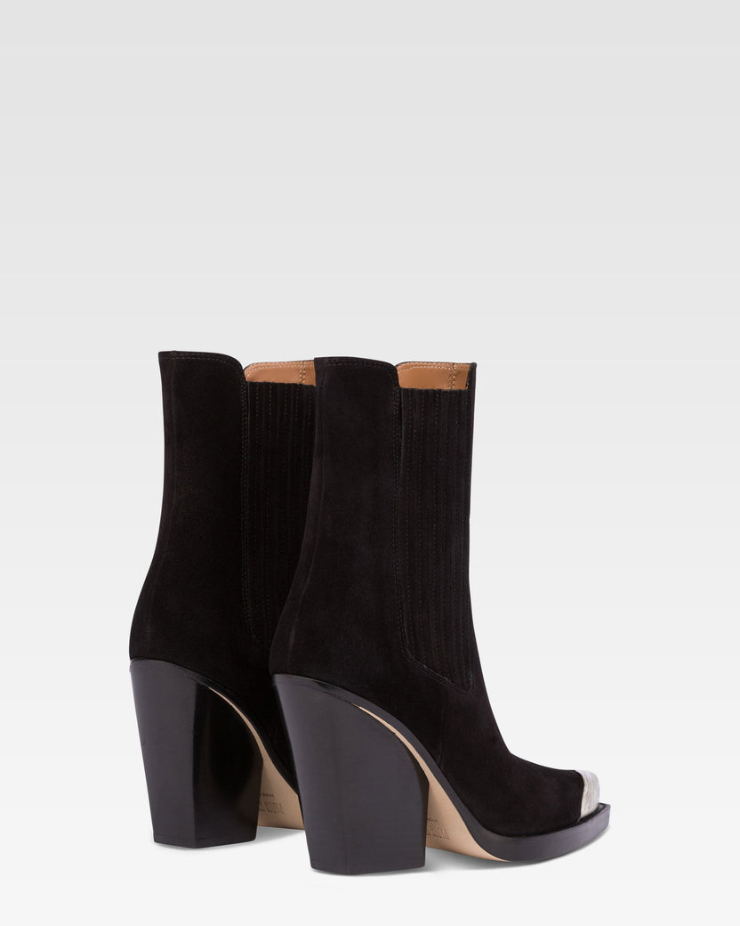 Suede texan ankle boot with metallic toe