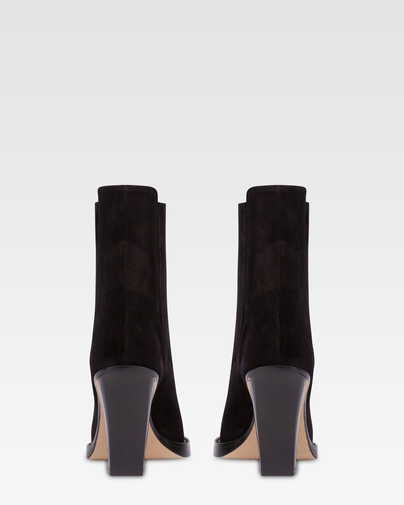 Suede texan ankle boot with metallic toe
