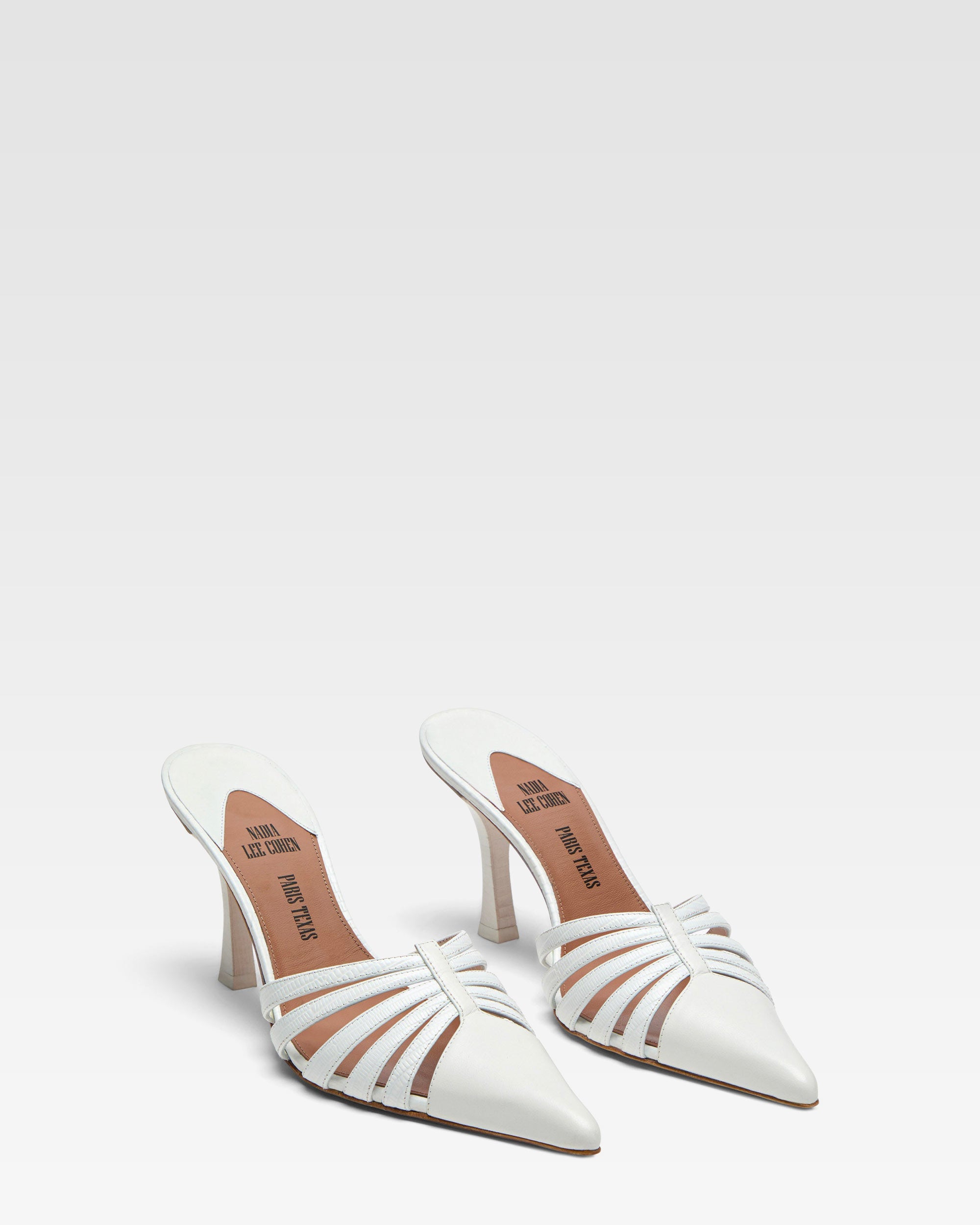 Weisse Mules mit Cut-Out aus Leder