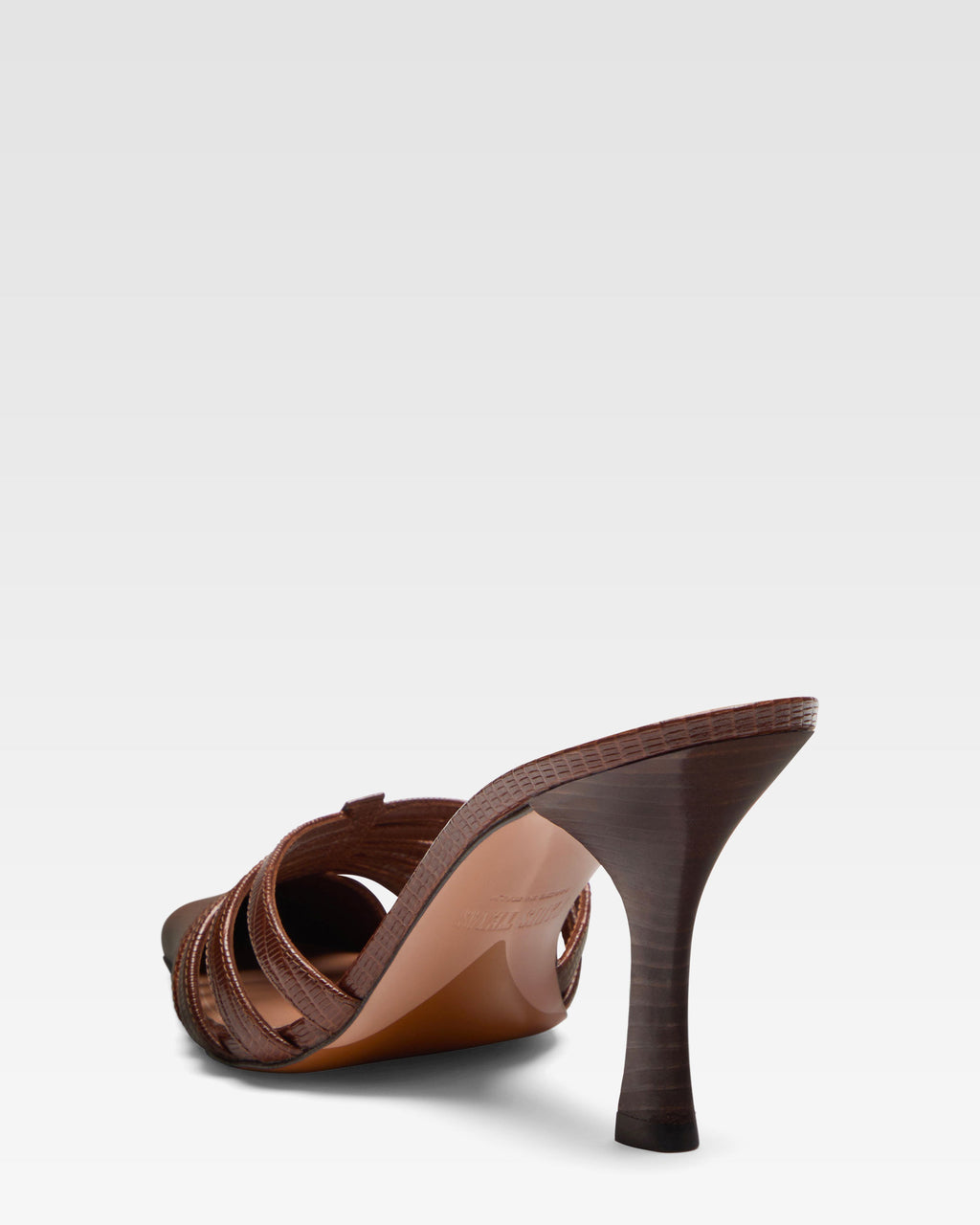 Mule con aberturas de piel marron