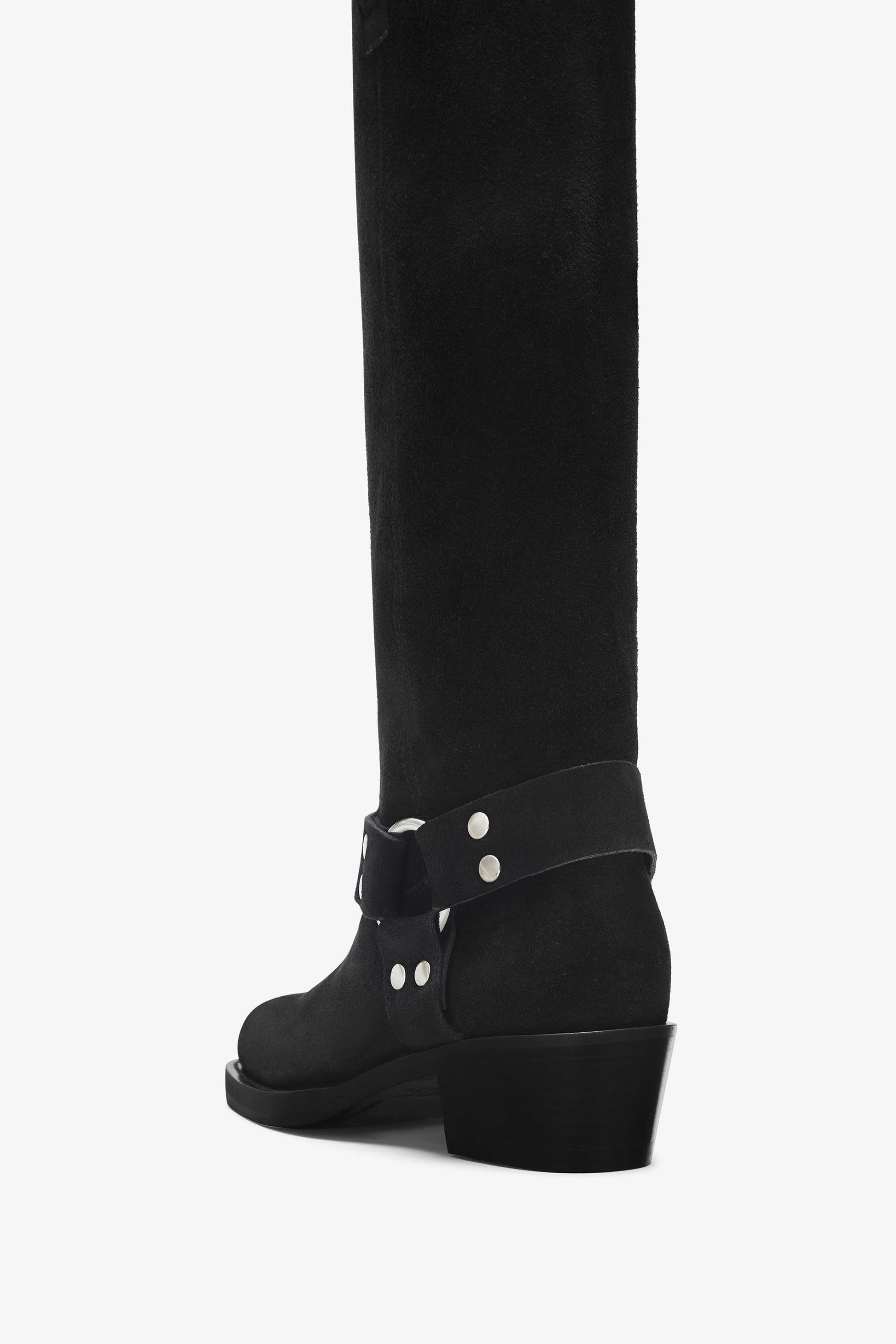 Black brushed leather boot