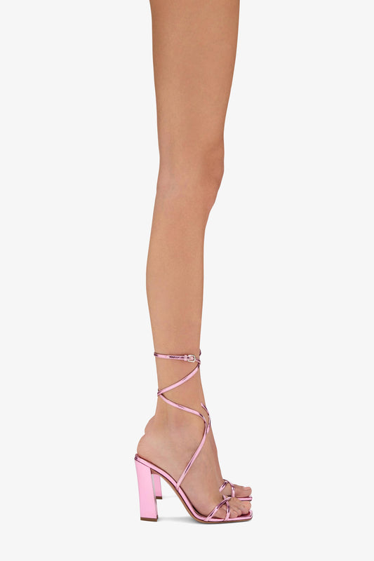 Sandales en cuir miroir rose - Produit porté